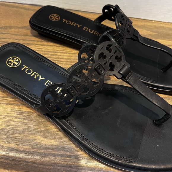***SOLD*** Tory Burch Tiny Miller Sandal. Black size 8 - Picture 7 of 8